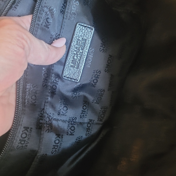 Michael kors sachel bag not brand new but loved - Picture 2 of 4